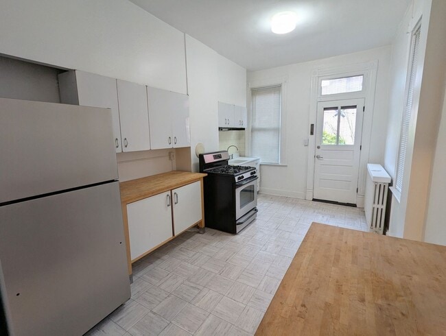 Photo - 4 Bedroom 1 Bathroom Single Family Home in...