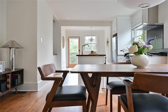 Photo - 1085 Hardee St NE