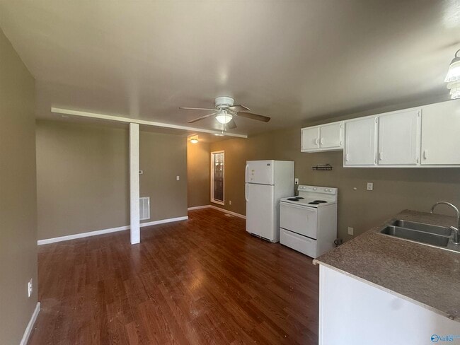 Photo - 215 Brian Dr