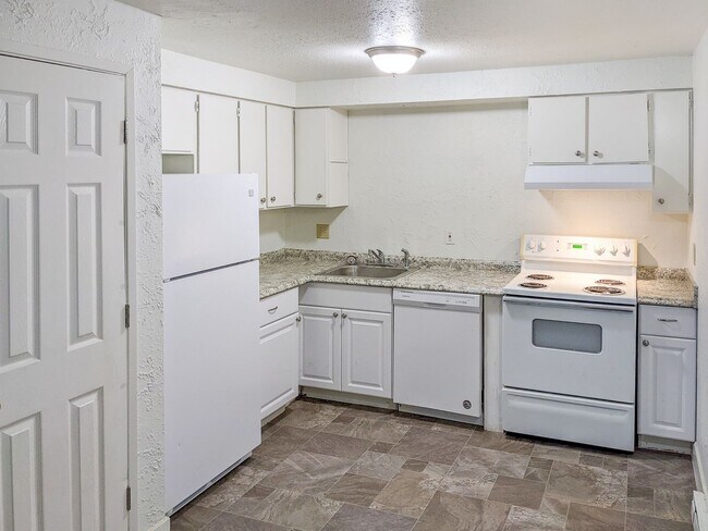 4187 Arnold St NE Unit 4187-D