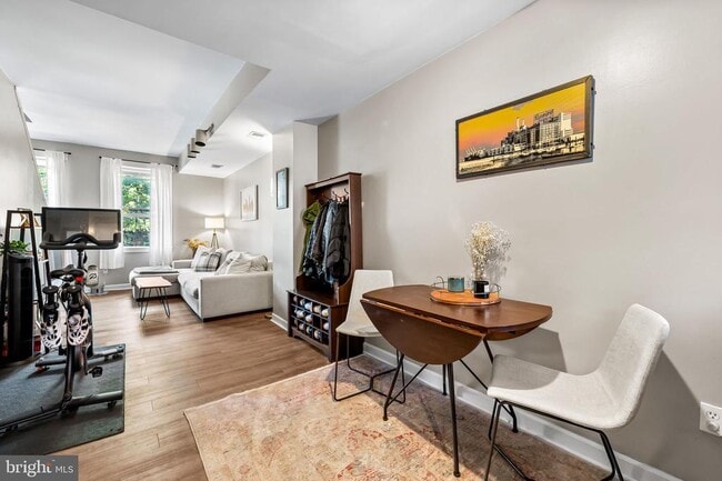Photo - 733 S Bond St