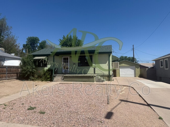 Building Photo - 2601 Columbine Ave