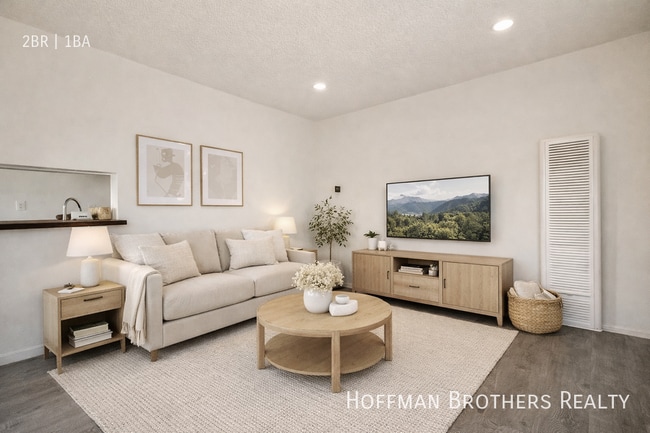 Building Photo - 1046 S Hobart Blvd Unit 3