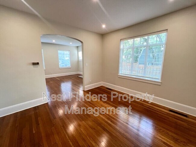 Photo - 3562 Hedrick St
