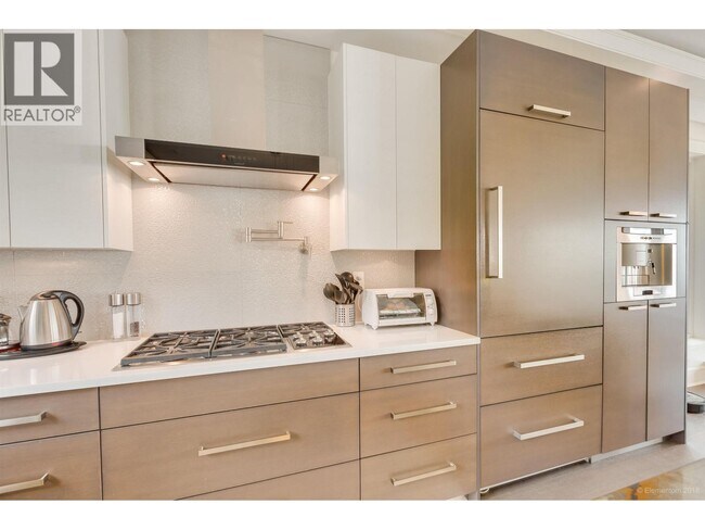 Photo - 2165 Palmerston Ave