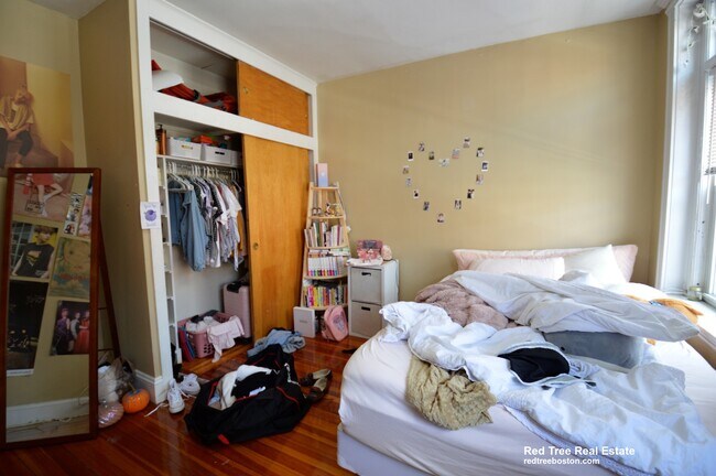 Photo - 10 Strathmore Rd Unit 2