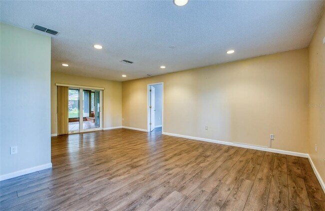 Photo - 2143 Salisbury Ct