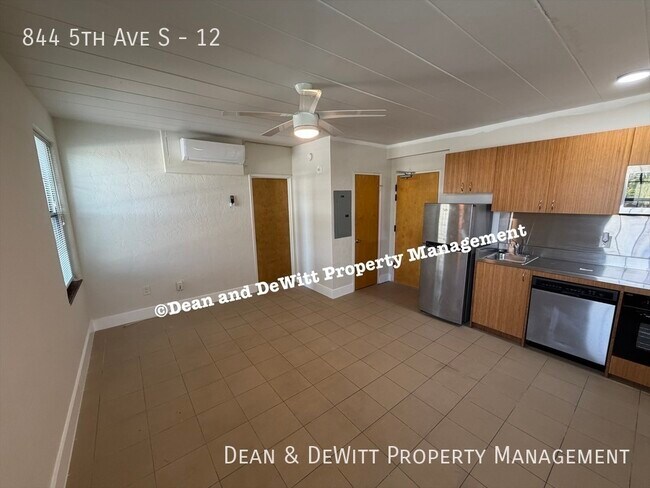 Photo - 1 Bed/1 Bath - Unit 12