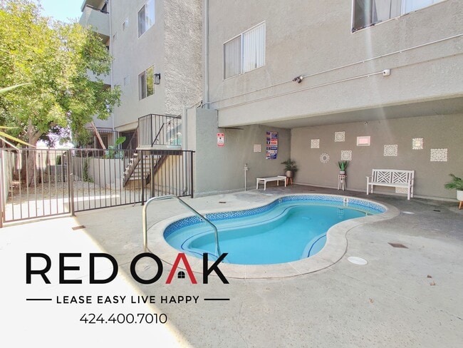 Photo - 11817 Victory Blvd Unidad 205