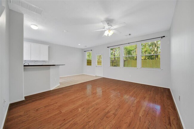 Photo - 230 W Stedhill Loop