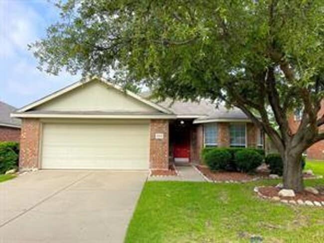 Building Photo - 2012 Clinton Dr Rental