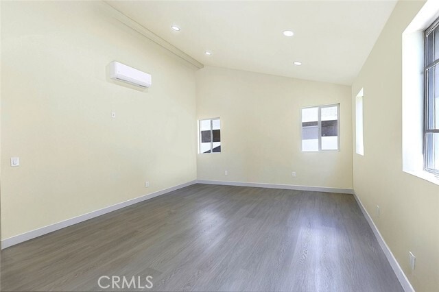 Photo - 5257 Fountain Ave