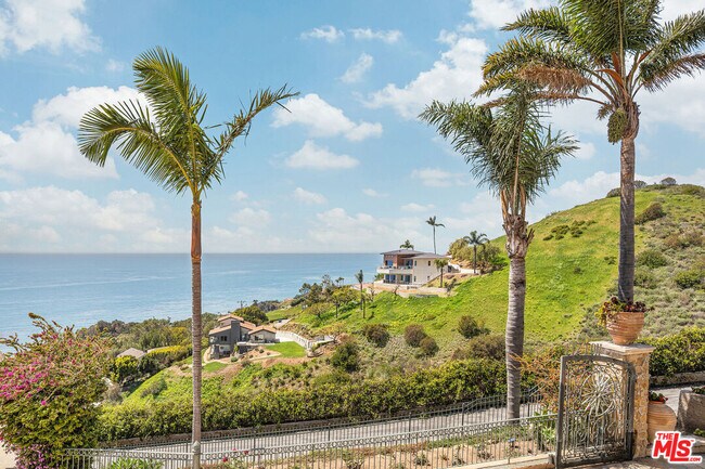 4440 Encinal Canyon Rd Unit GH