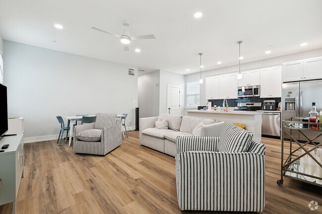 Building Photo - Elegant 3 Bedroom, 2.5 Bath Apartment Unit 1809 Hillary Street 1A
