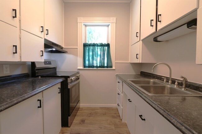 Photo - 781 Beech St Unit 1