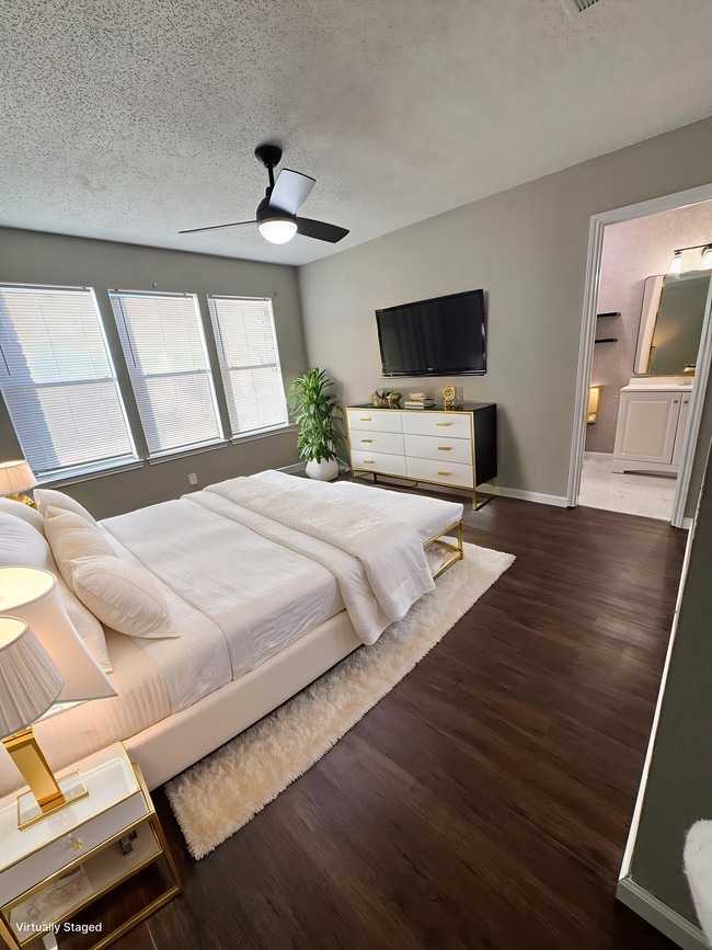 Photo - 6101 Parkwood Dr