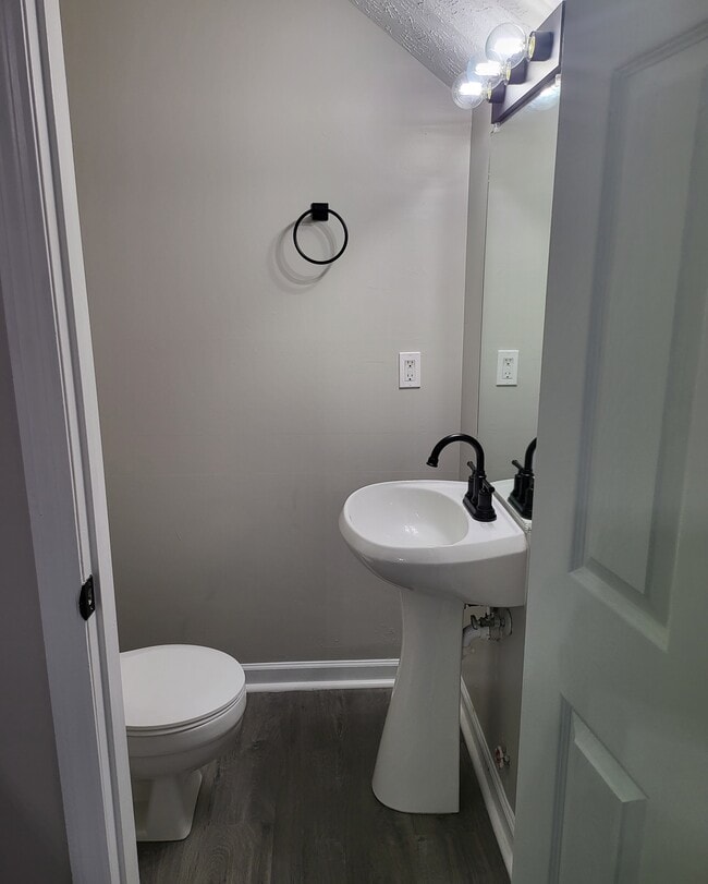 Photo - 5211 Crystal Ct Unidad B