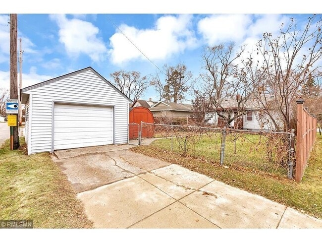 Photo - 3 bedroom 2 bathroom house with detached g...