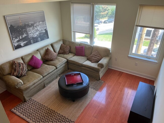 Photo - 678 N 33rd St Unit 3F