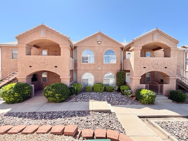 Building Photo - Wonderful Remodeled La Paloma Home!