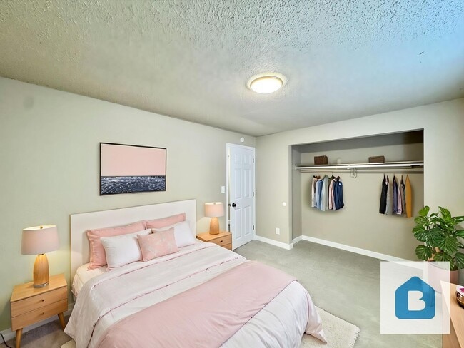 Photo - Newly Renovated 2 Bedroom/1 Bath! Option of TWO MONTHS FREE RENT! Unidad D