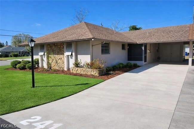Building Photo - 241 Thistle Ct