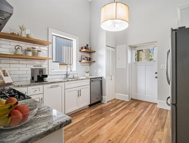 74 Boulevard SE
