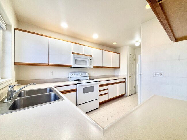 Photo - 3 Bedroom Apartment in Bozeman! Unit D