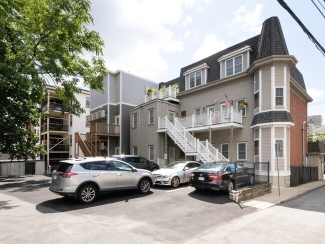 Building Photo - 195 Washington Ave Unit 4