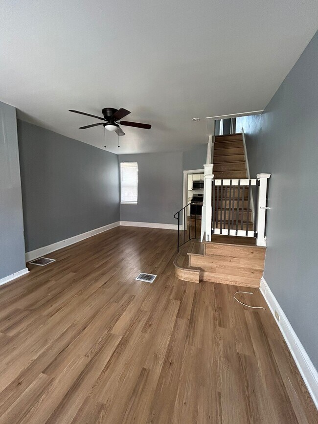 Photo - 2817 N Stillman St