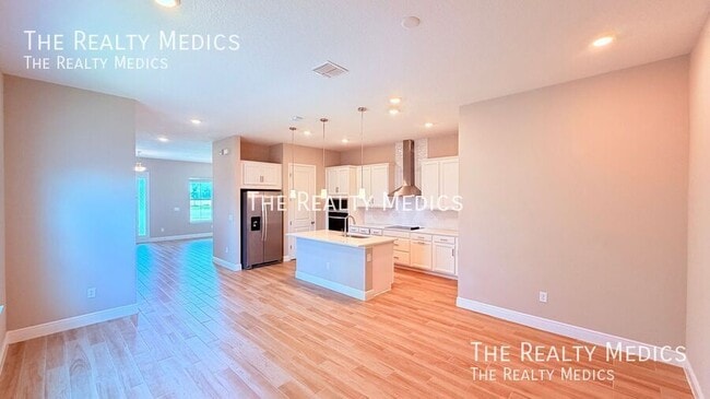 Photo - 6495 Cyrils Dr