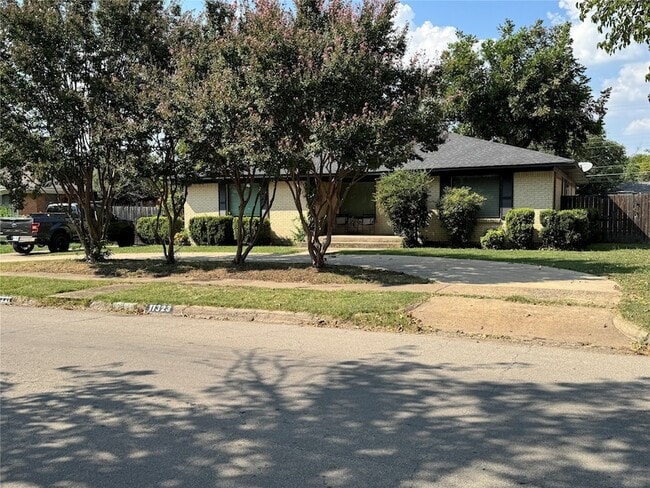 Photo - 11321 Wyatt St