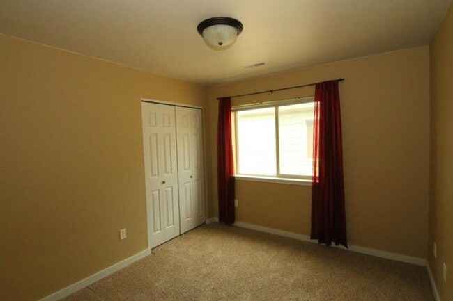 Photo - 935 Forest Glen Dr Unit D