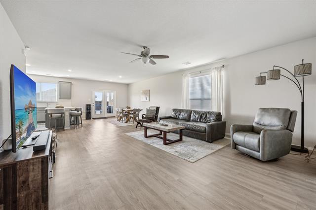 Photo - 3071 Aqueduct Ave