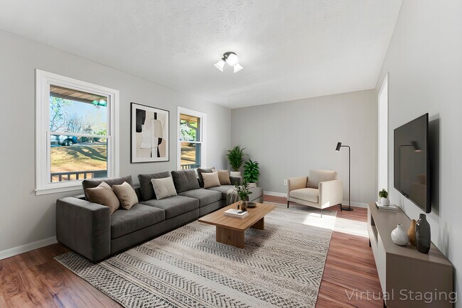 Photo - 264 Greenwood Dr NW