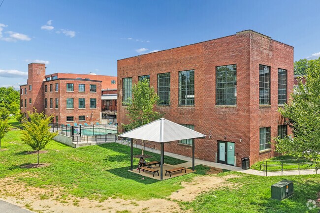 Outdoor Space - Printworks Mill Apartments