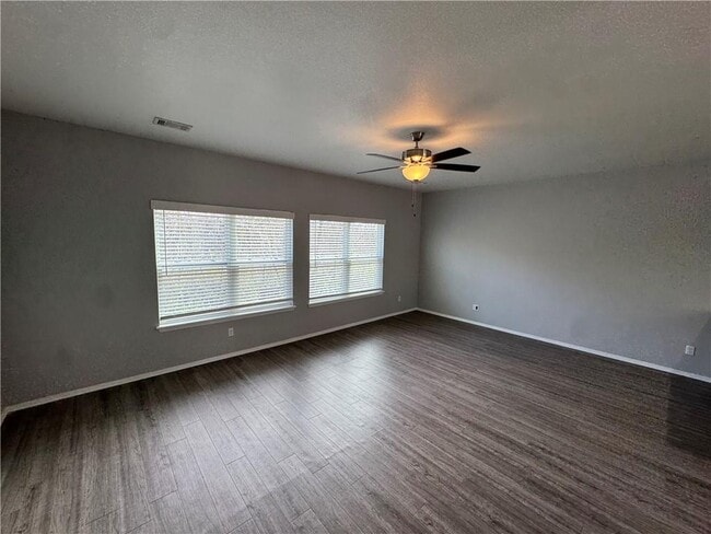 Photo - 1636 S Razorback Rd