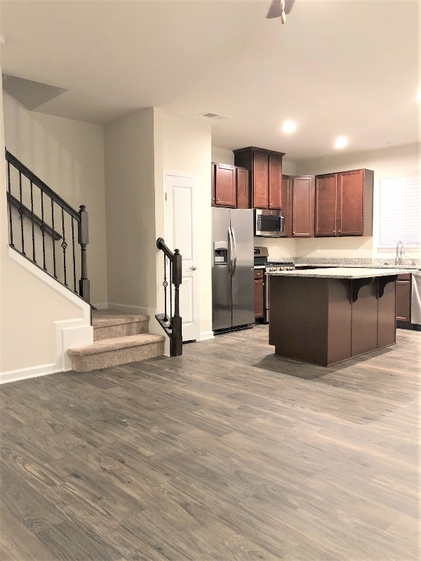 300 Hunt Glenn Ct