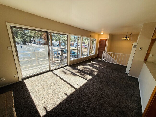 Photo - Pet friendly 3 bed 2 bath unit with all utilities included Unidad 3