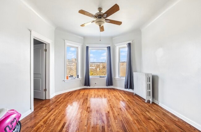 Building Photo - 3417 W Harrison St Unit #2 Rental