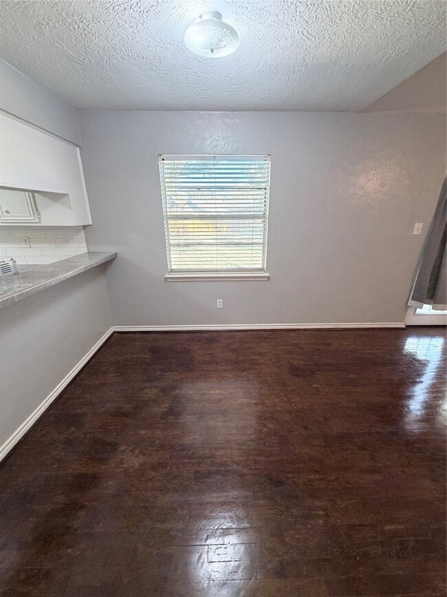 Photo - 1802 Oaklawn St