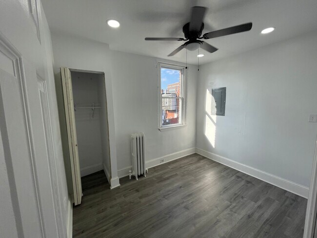 2nd bedroom - 2001 E Monmouth St Unidad 2nd floor