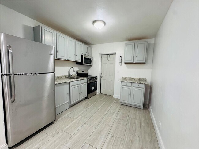 Photo - 631 NW 11th Ave Unit C