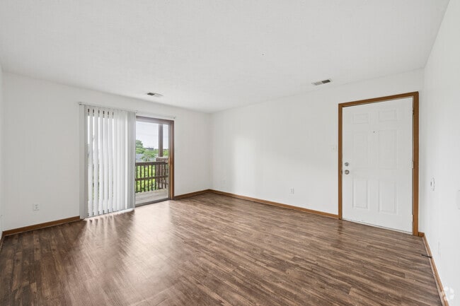 3BR, 2BA - 1,040SF - Living Room