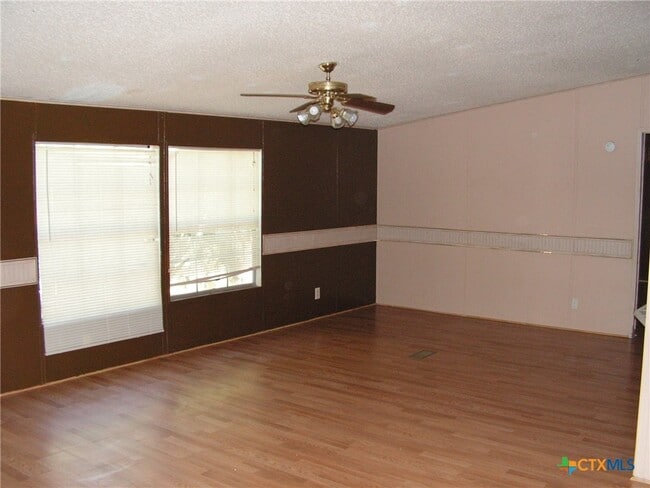 Photo - 532 Grandview Bend