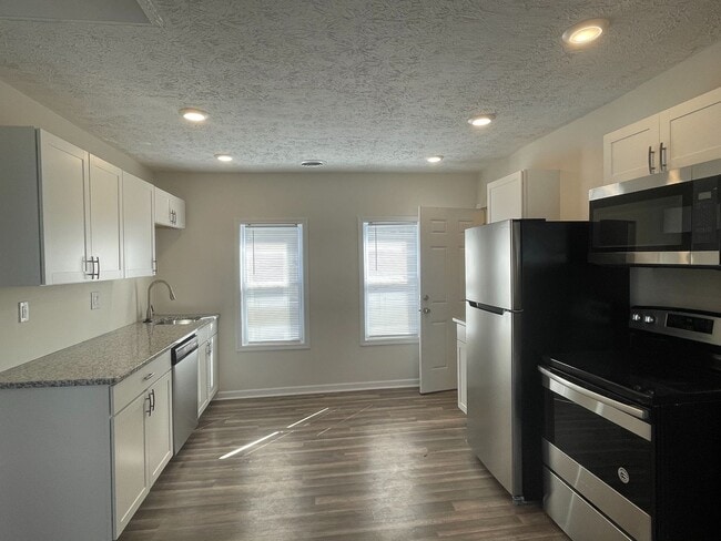 Photo - 1239 W 67th St Unit 2nd Floor