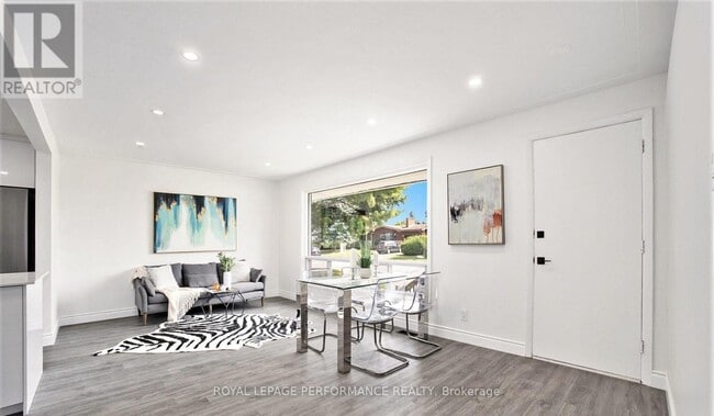 Photo - 33 Majestic Dr