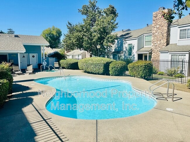 Photo - 1444 Plymouth Rock Way