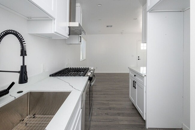 Building Photo - Brand New ADU in Silver Lake