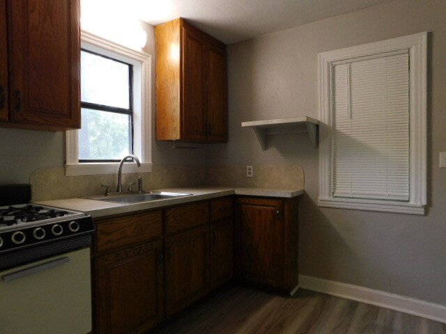 Photo - 210 E Maple Ave Unit 2